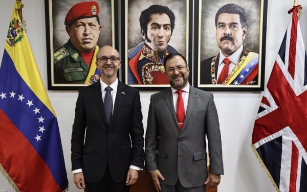 Venezuela y Reino Unido buscan mejorar relaciones bilaterales pese a disputa legal por el oro retenido