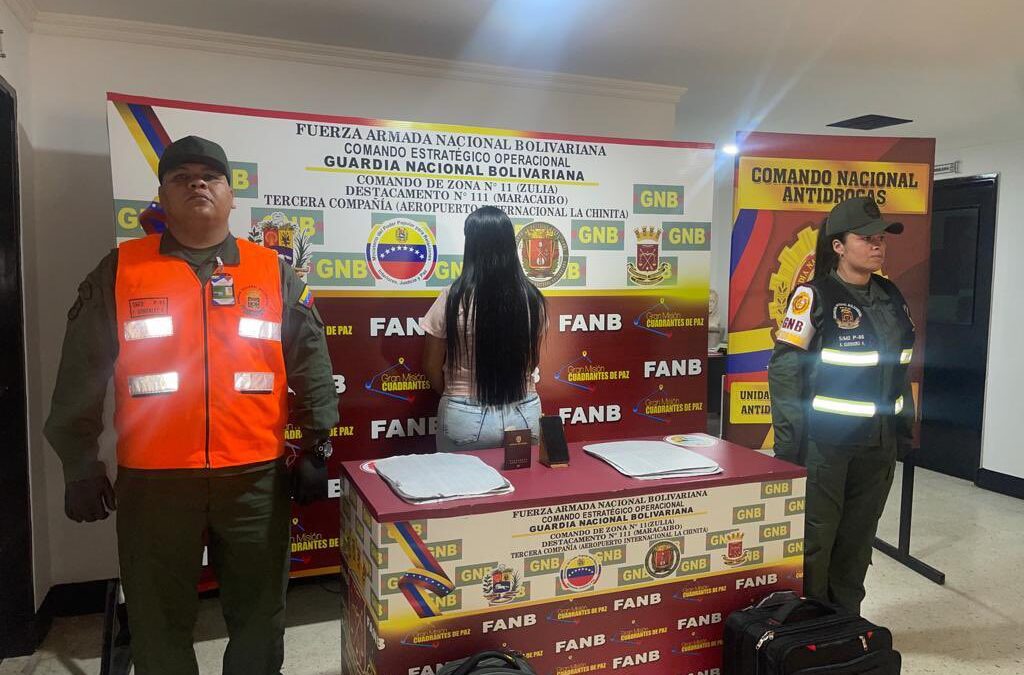 Detienen a mujer colombiana en el Aeropuerto de La Chinita por transportar cocaína