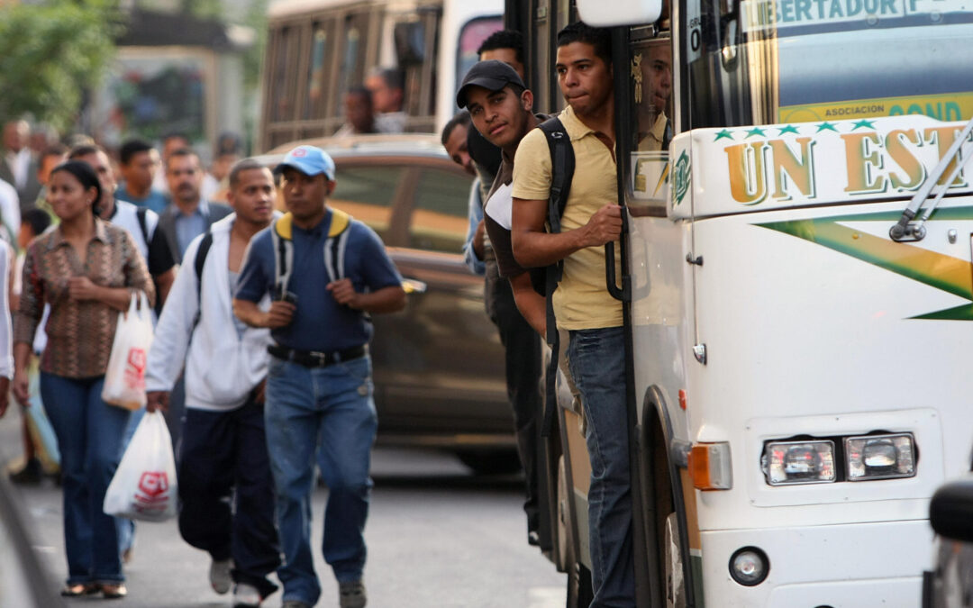 Transportistas esperan que el pasaje llegue a Bs.15 en diciembre