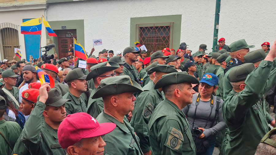 Domingo Hernández Lárez: La FANB está desplegada en el país por el Esequibo