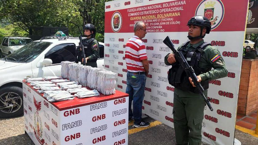 GNB captura a dos sujetos con casi dos kilos de cocaína en el estado Táchira