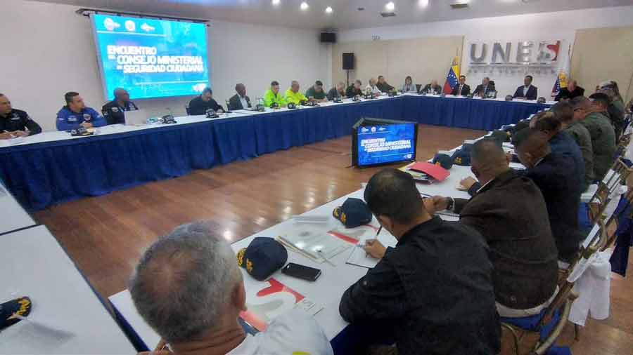 Ministro de Relaciones Interiores dictó líneas estratégicas para el despliegue de seguridad de Carnaval