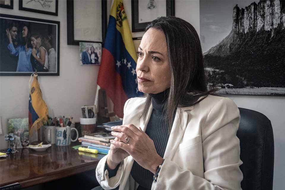 María Corina Machado advierte: si Maduro elige al candidato opositor, «no son elecciones»