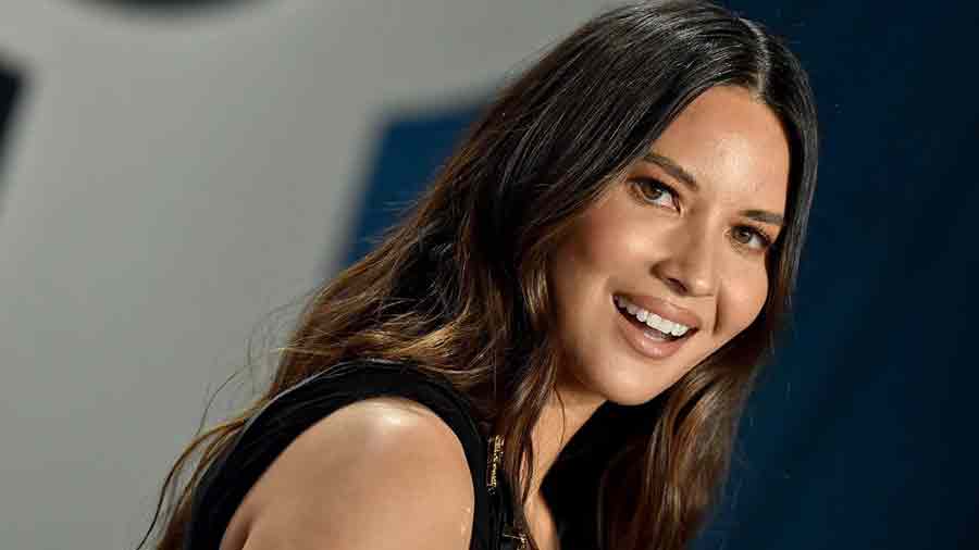 La actriz Olivia Munn reveló que fue diagnosticada con un agresivo cáncer de mama