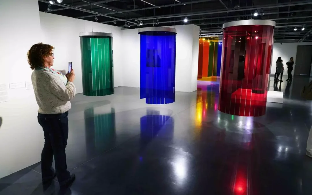 • Cruz-Diez protagoniza una exposición en el Centro Pompidou de Málaga.