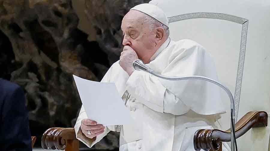 El papa continúa con problemas respiratorios, pero mantiene todos los actos y audiencias