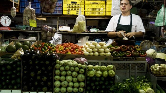 Salario mínimo solo cubre 0,6% de la Canasta Alimentaria Familiar