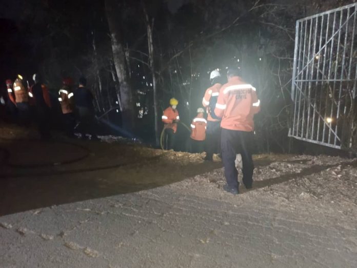 Combaten incendios forestales en parques de Carabobo, Miranda y Caracas