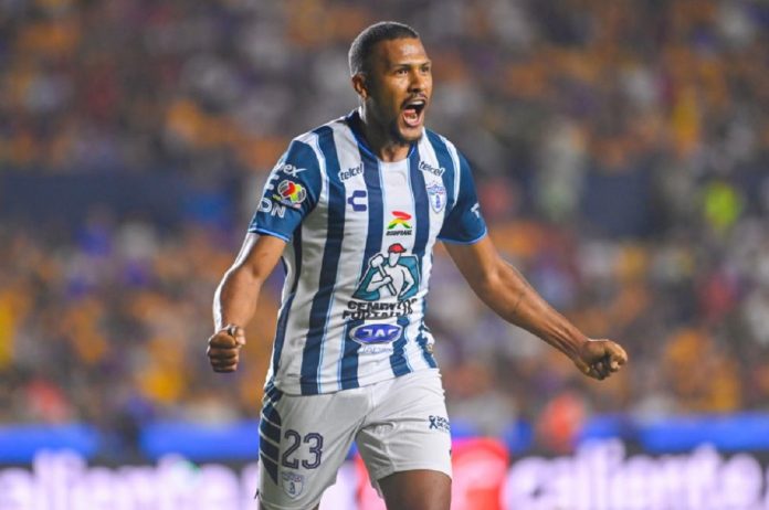 Salomón Rondón continúa en la cima de goleadores de la liga mexicana