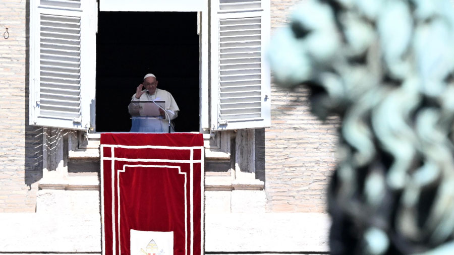 El papa pide no ceder a la lógica de la guerra en Oriente Medio