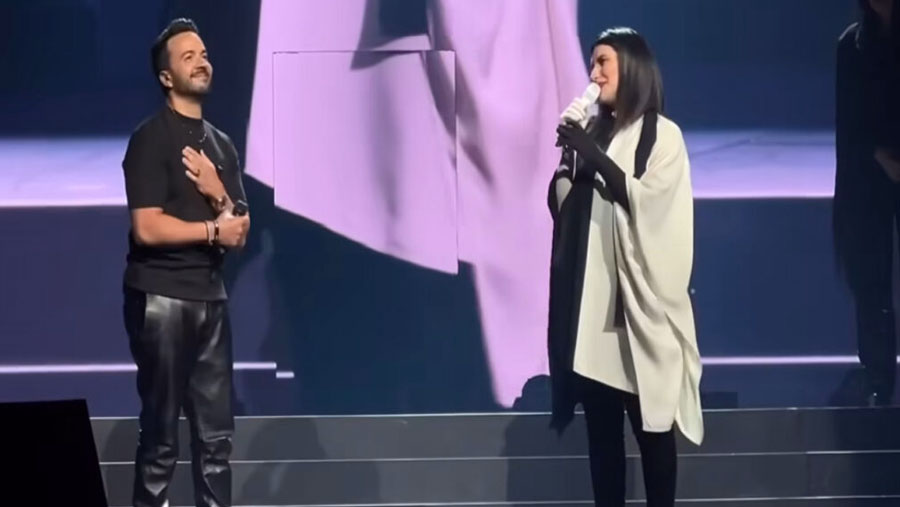 Luis Fonsi sorprende al unirse a Laura Pausini en su concierto