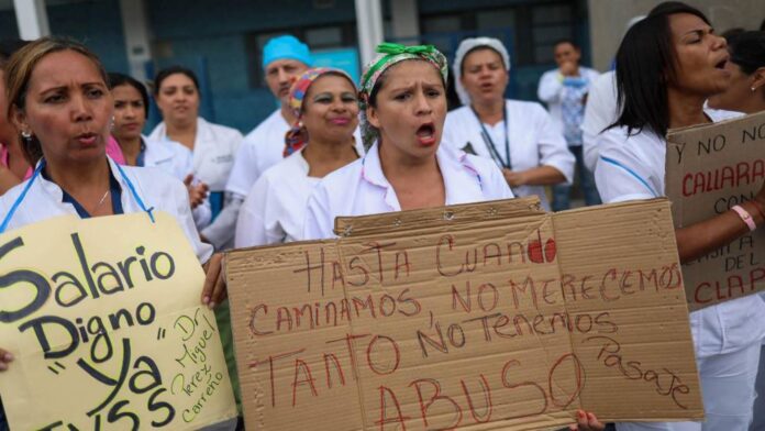 Exigen «salario digno» para profesionales de la salud en el Día Internacional de la Enfermería