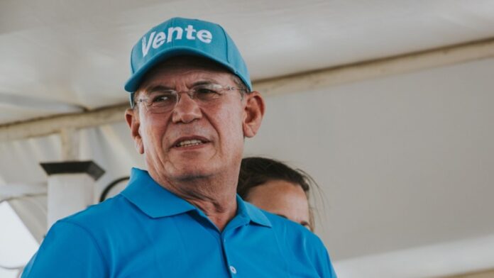 Omar González asegura que Maduro está negociando su salida del poder con Estados Unidos