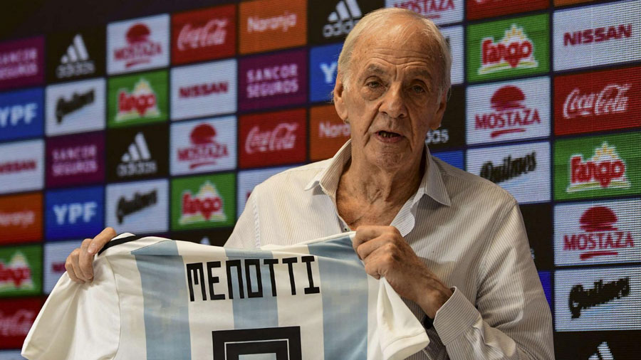 Infantino, tras el fallecimiento de Menotti: «Su filosofía de juego será su legado»