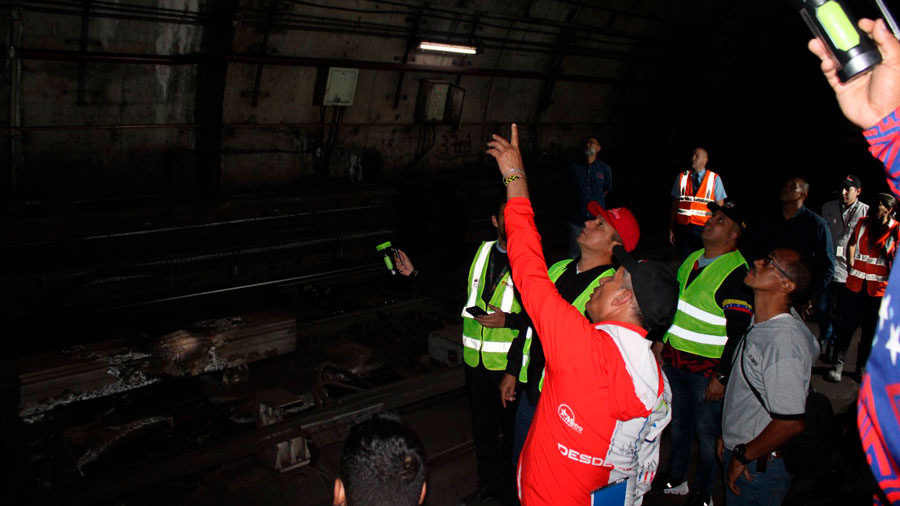 Autoridades inspeccionan trabajos de rehabilitación en el Metro de Caracas