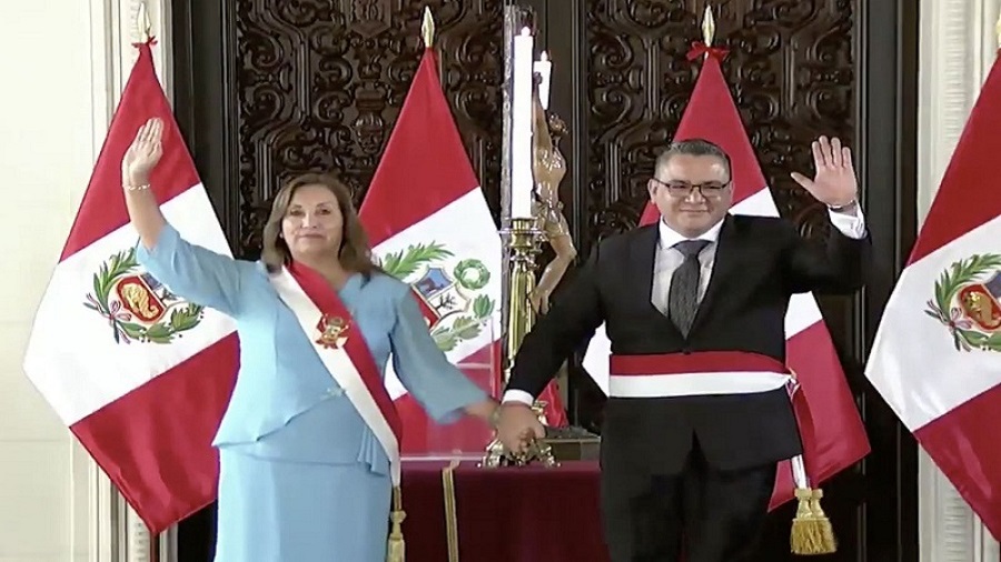 Presidenta de Perú nombra a su sexto ministro del Interior en año y medio de gestión