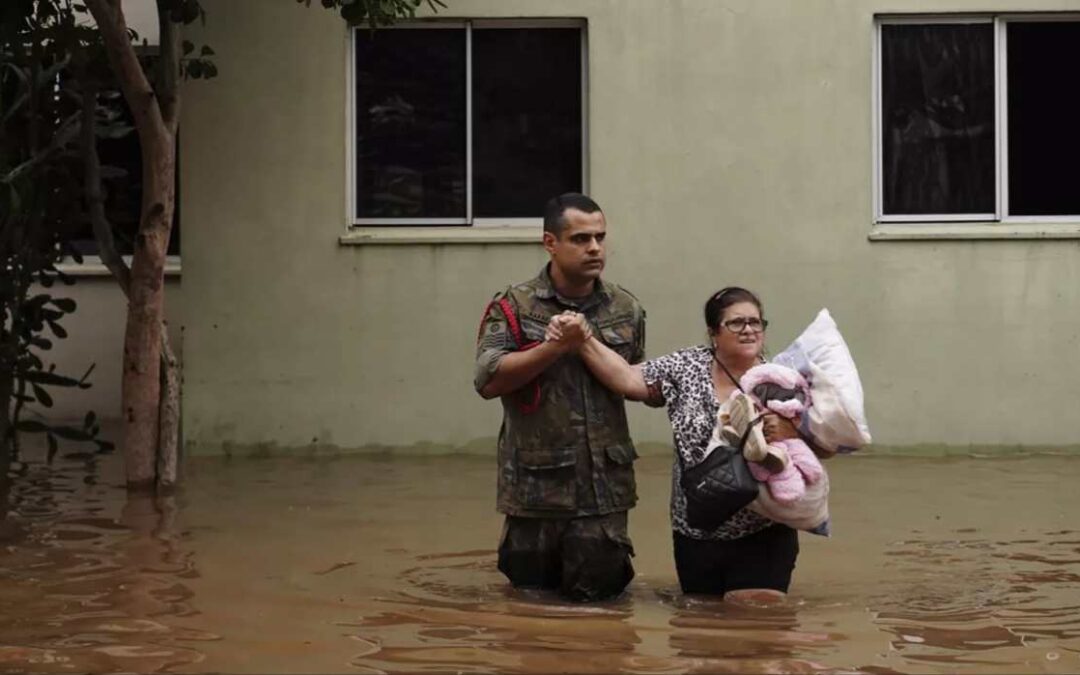 Más de 580.000 personas siguen fuera de sus casas en el sur de Brasil por inundaciones