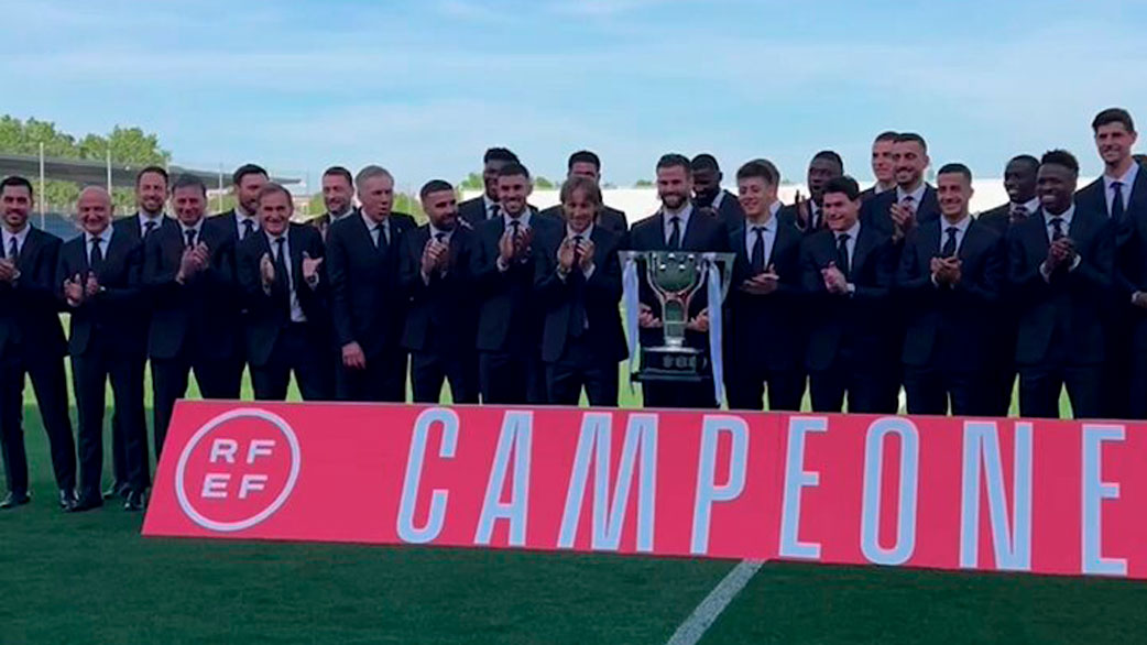 Real Madrid recibió trofeo de campeón de la Liga