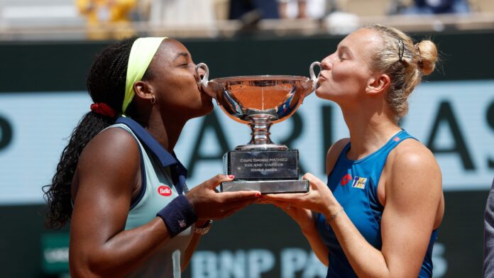 Coco Gauff gana su primer título de dobles en el Abierto de Francia