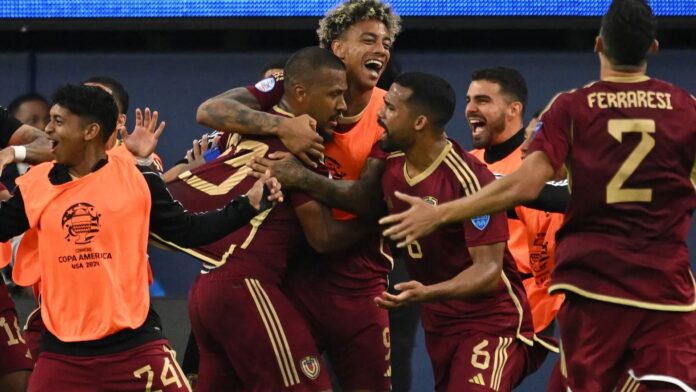 Venezuela clasifica a cuartos de final por la Copa América tras derrotar a México con gol de Rondón