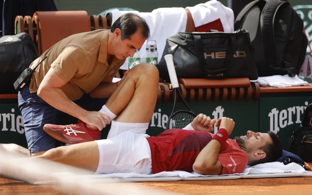 Novak Djokovic se retira de Roland Garros por lesión en rodilla derecha