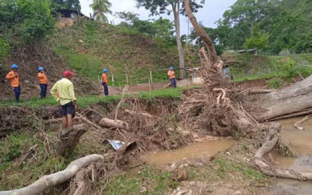 Lluvias dejan casas afectadas y derrumbes en las vías del estado Trujillo