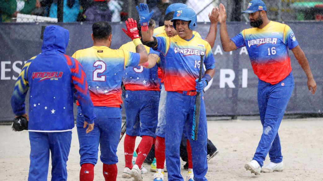 Venezuela sigue sumando triunfos en el Mundial de Softbol 2024