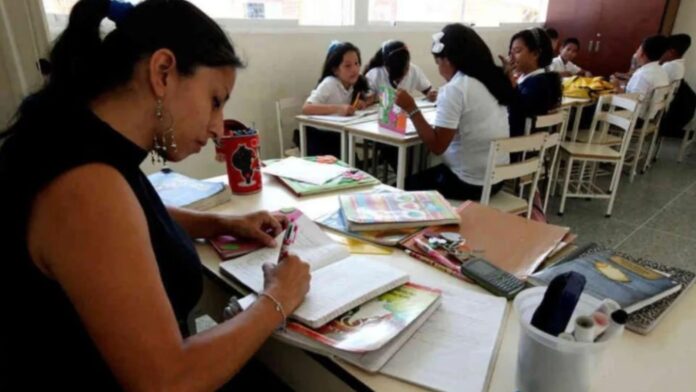 FVM: Déficit de docentes en Venezuela alcanza hasta el 60 % #16Jul