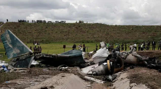 Tragedia aérea en Nepal: 18 personas murieron por un accidente aéreo y solo sobrevivió el piloto