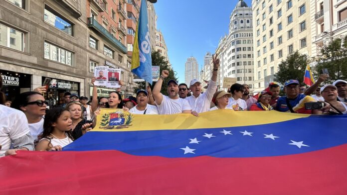 Miles de venezolanos protestaron el domingo en Madrid por elecciones libres