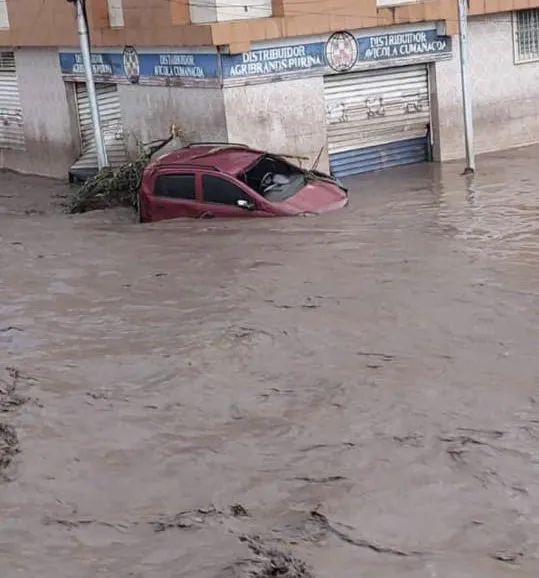 Tres muertos y 8 mil viviendas afectadas por inundaciones en Sucre