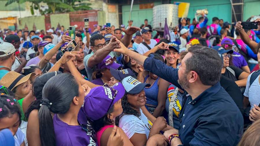 Ecarri: «Si usted quiere a Venezuela dividida y en conflicto, vaya y vote por el PSUV o MUD»