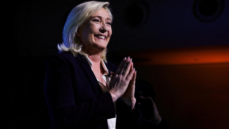 La extrema derecha de Le Pen se impone en la primera vuelta y el partido de Macron queda tercero