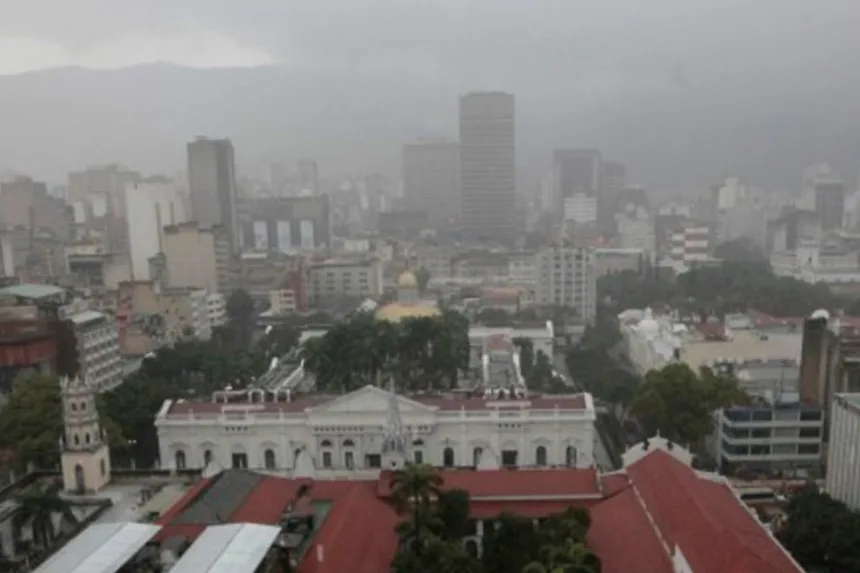 Inameh mantiene vigilancia ante paso de la tormenta Ernesto por costas venezolanas