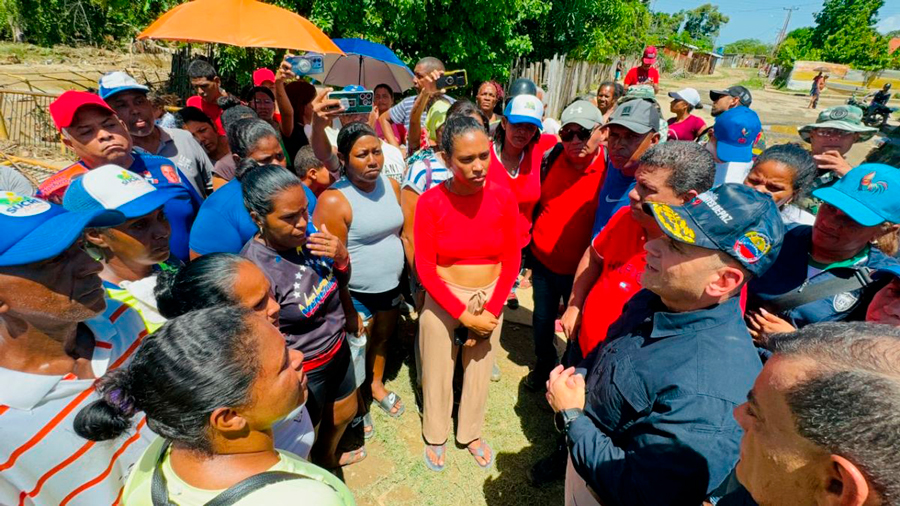 Gobierno nacional asiste a población de Güiria por el desbordamiento del Río Guatapanare