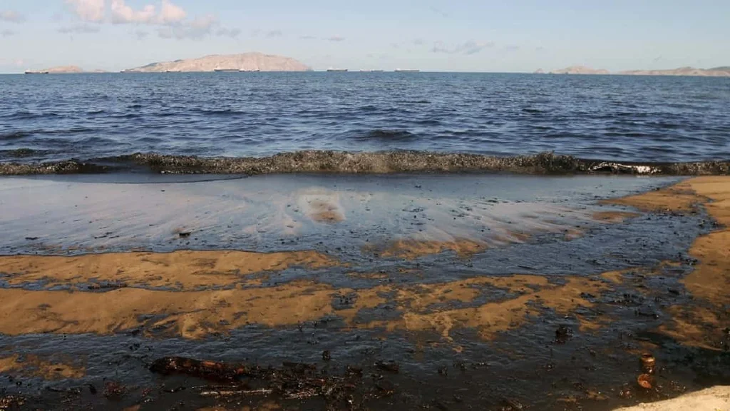 Prohíben la pesca en zonas de Falcón y Carabobo afectadas por nuevo derrame petrolero