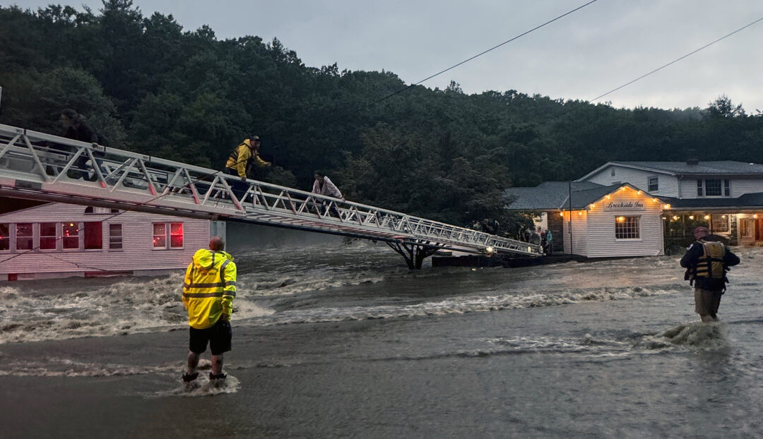 Lluvias extremas en EE.UU. provocan «históricas inundaciones» y caos en Connecticut