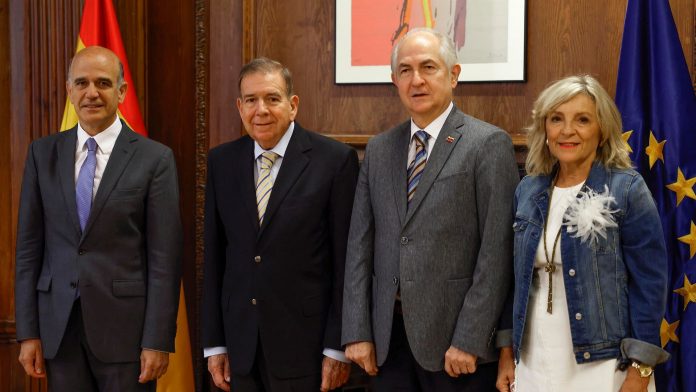 Partidos regionalistas conservadores recibieron a Edmundo González en el Congreso español #25Sep