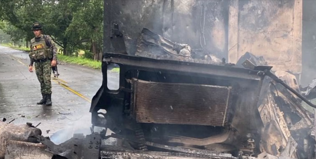 “Quíteme la bota”: en video quedó el angustiante momento que vivió un soldado herido en el ataque con explosivos del ELN en Arauca