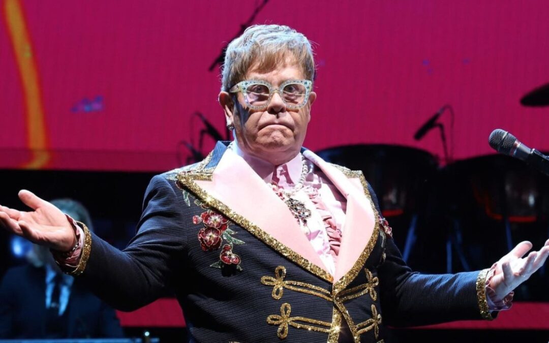 Elton John sufre de «visión limitada» en un ojo tras una grave infección ocular