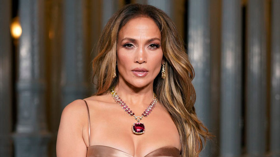 Jennifer Lopez reaparece más regia tras el anuncio de su divorcio