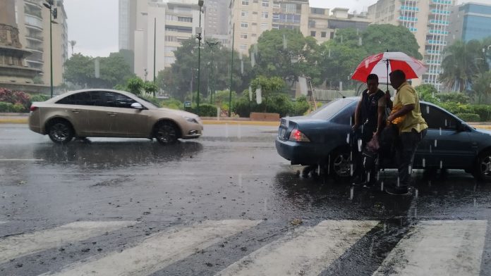 Fuertes lluvias se extenderán hasta noviembre en Venezuela, según experto de la UCV