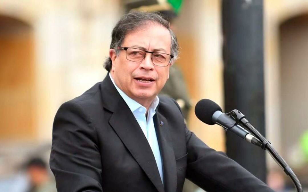 Gustavo Petro lanza advertencia a disidencias de las FARC tras ataque a la población civil