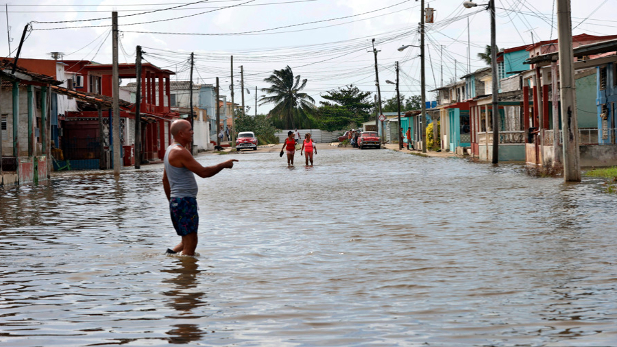 Milton deja inundaciones y marejadas en Cuba tras su tránsito hacia Florida