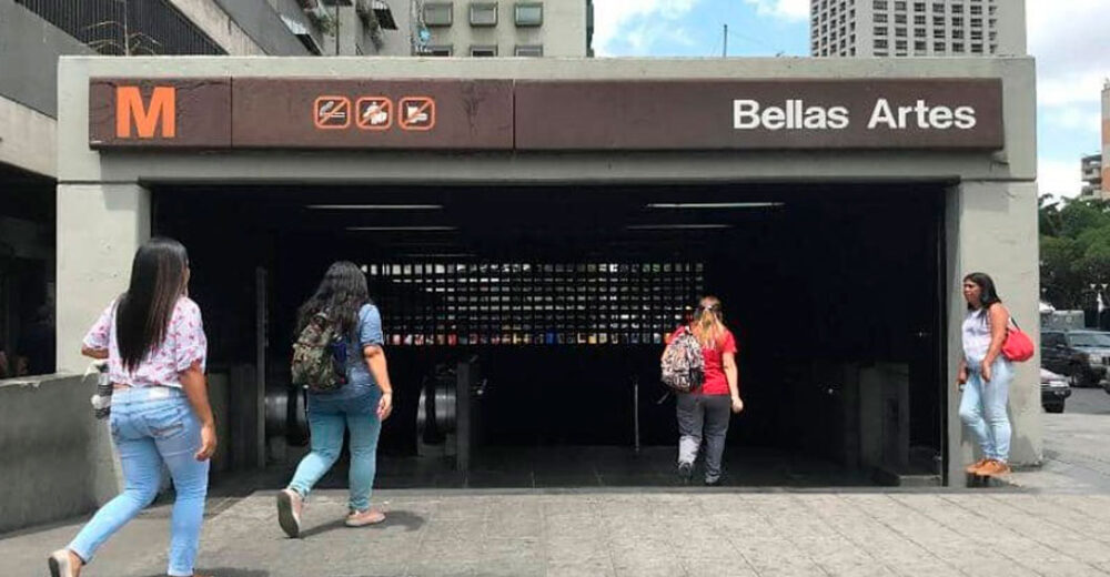 ¡EN LA ESTACIÓN BELLAS ARTES! Hombre se lanza a los rieles del metro de Caracas