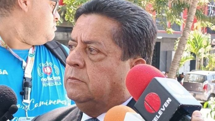 VIDEO | Zambrano presentó ante la Fiscalía denuncia formal por la toma de la sede de AD en Lara