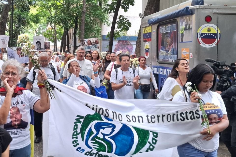 Familiares de presos poselectorales piden a Maduro revisar los casos: No son terroristas