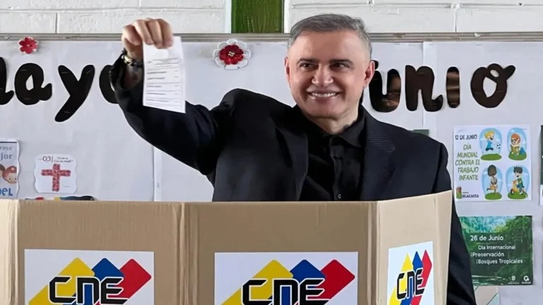 Fiscal general William Saab calificó las elecciones como «gran victoria popular»