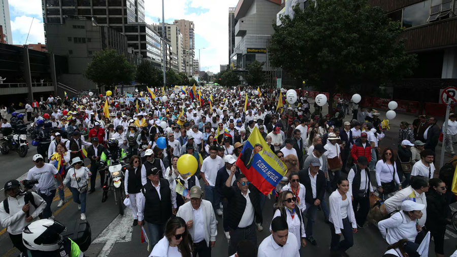 Masiva asistencia a la Marcha del Silencio en las principales ciudades de Colombia: «Mensaje de firma en contra de los violentos»