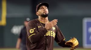 Robert Suárez cumplirá su suspensión, reducida a dos juegos